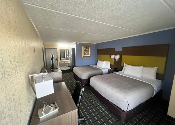 Quality Inn & Suites Near Six Flags East