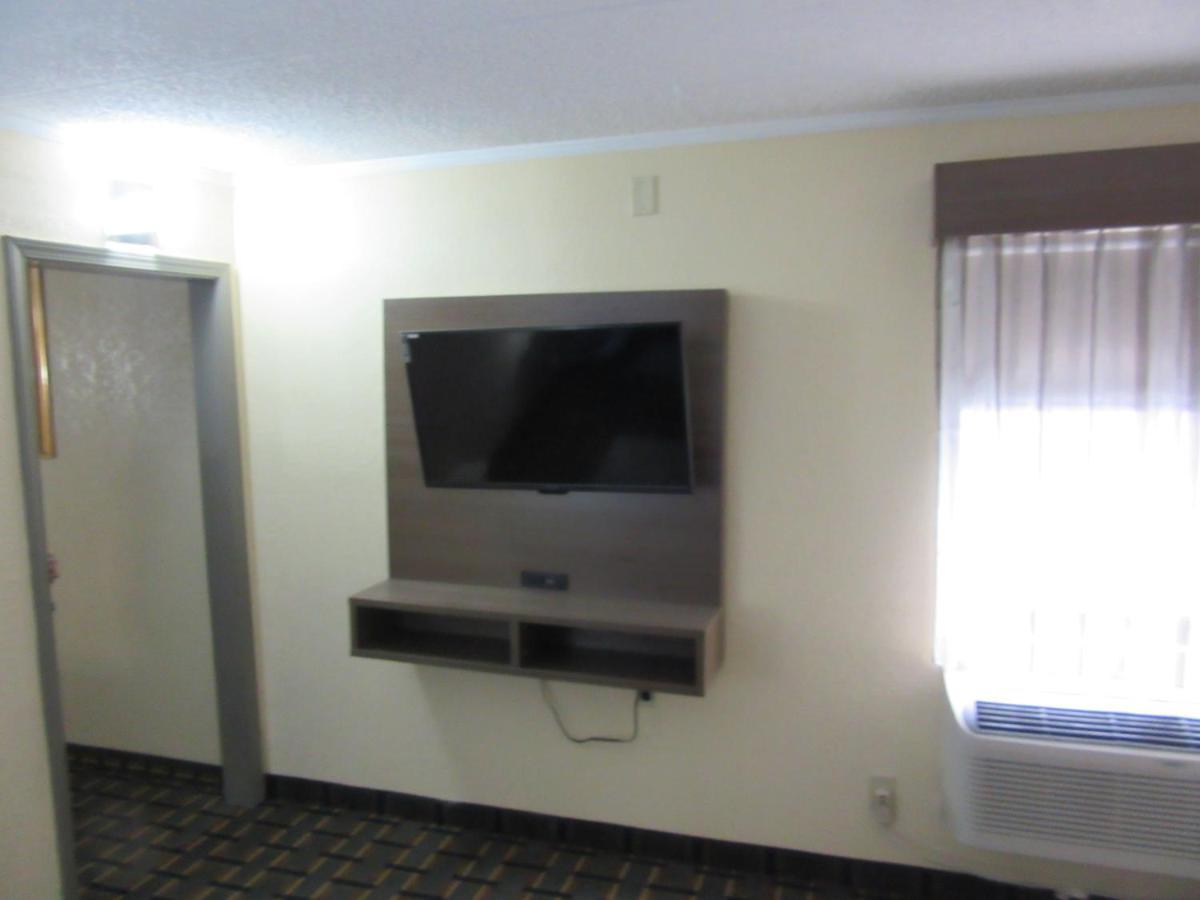 Quality & Near Six Flags East 2*